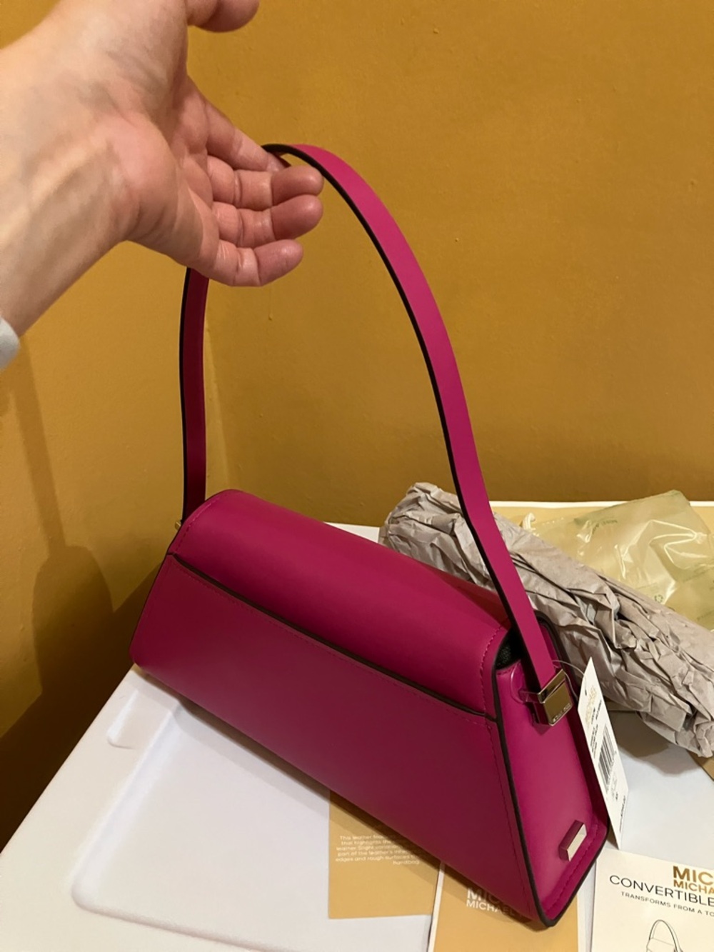 Michael Kors LUDLOW MD Conv Shldr Wild Berry leather bag - Picture 10 of 13
